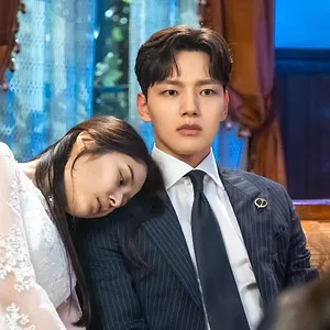 Hotel Del Luna