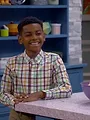 Lay Lay dans la place S1 E3