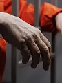 Prisonniers sous haute surveillance