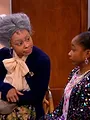Lay Lay dans la place S1 E13